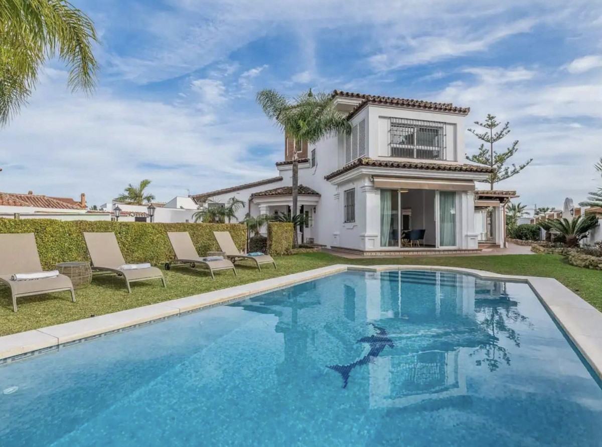 Las Chapas, Marbella